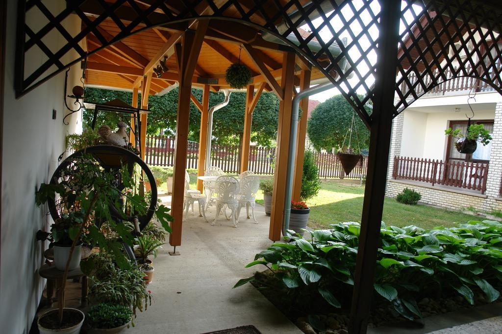 Koller Panzió Bonyhád Exterior foto
