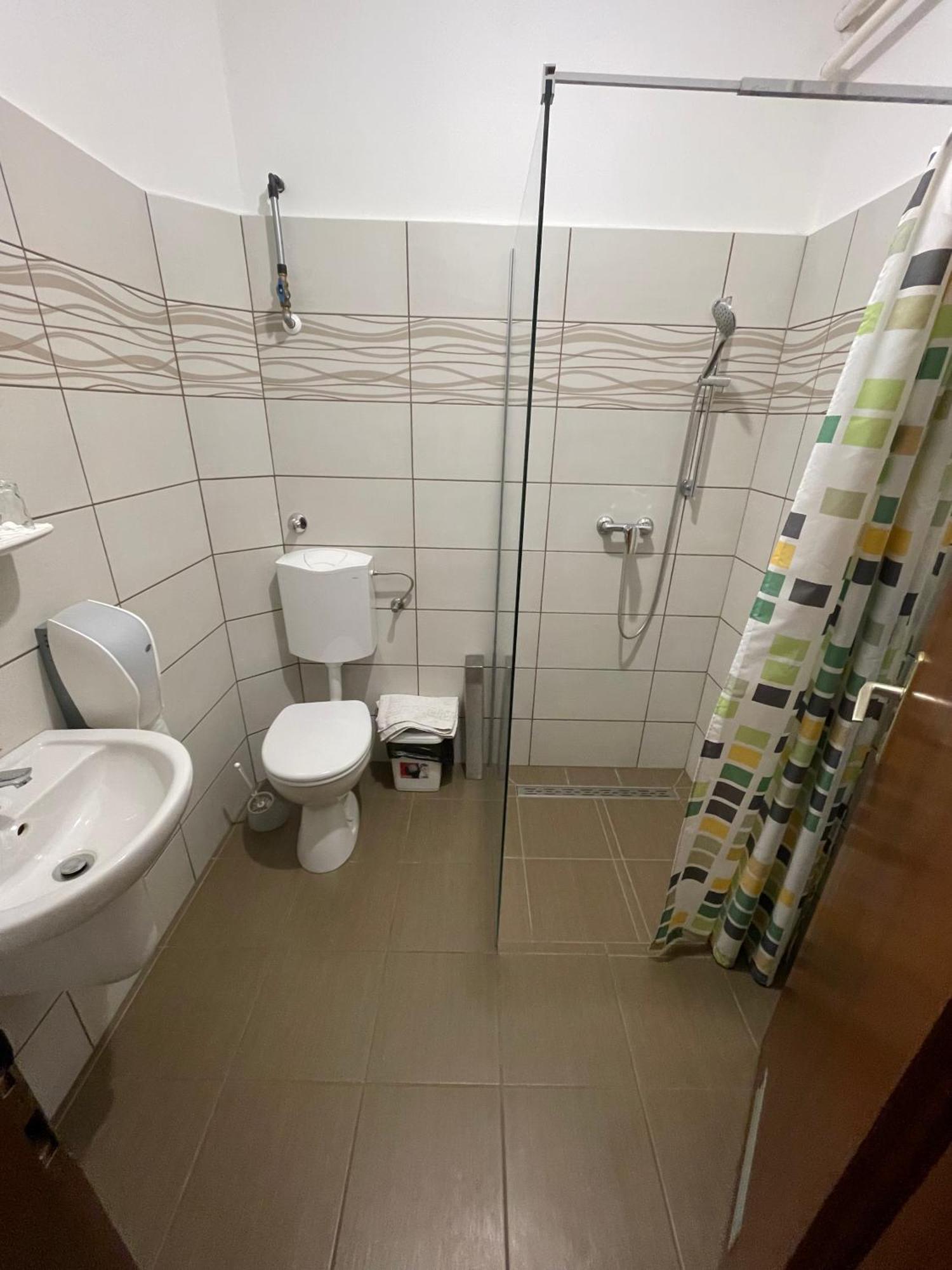 Koller Panzió Bonyhád Exterior foto