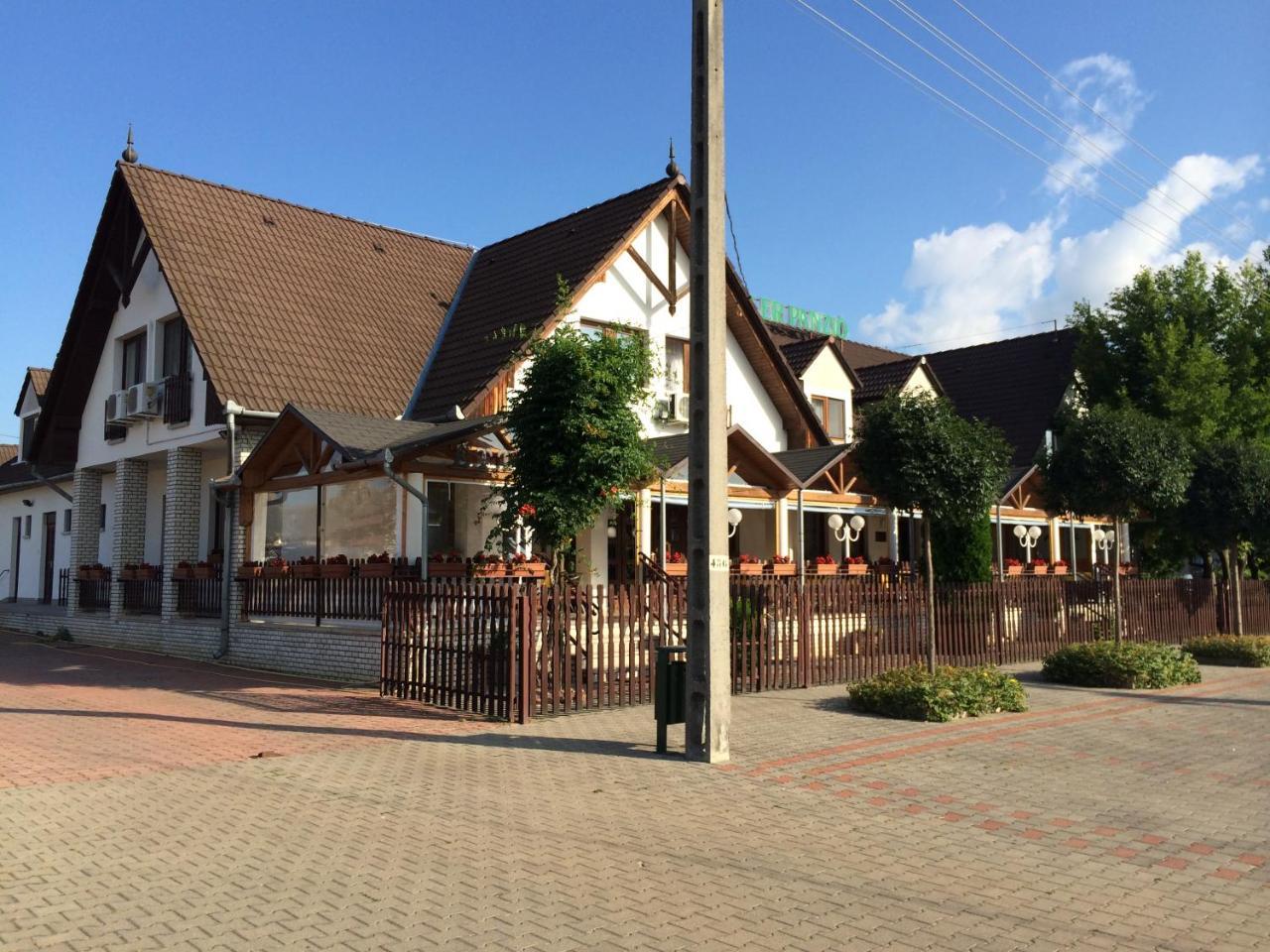 Koller Panzió Bonyhád Exterior foto